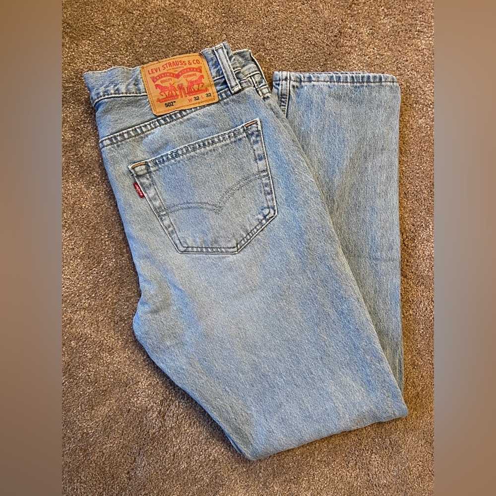 502 Levi- Size 32x32